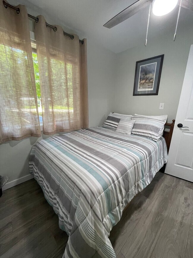 Room #2 - 5804 Barnhart Rd