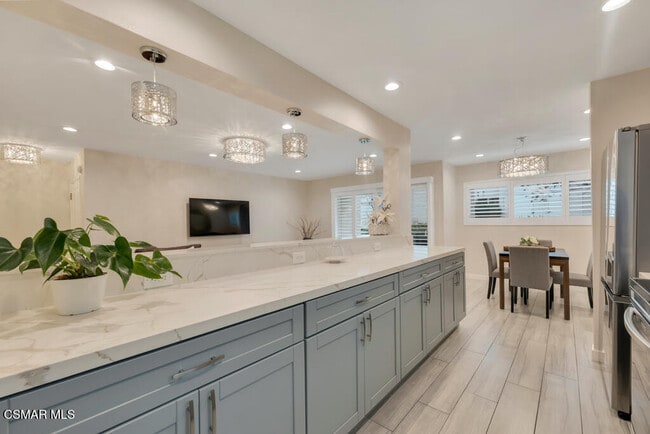 Building Photo - 4642 Park Granada Park