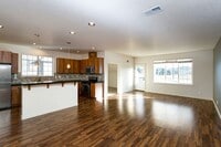 Building Photo - 2BD 2.5BA + Bonus Room Townhouse w/Garage + AC + Washer/Dryer Included