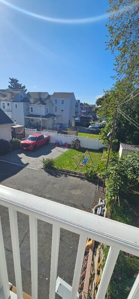 Building Photo - 33 Franklin St