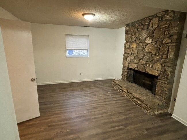 Building Photo - 77 Overlook Rd