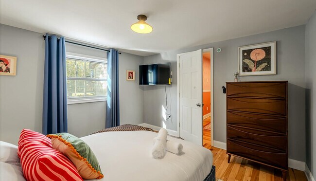 Building Photo - 223 Paxinos Dr