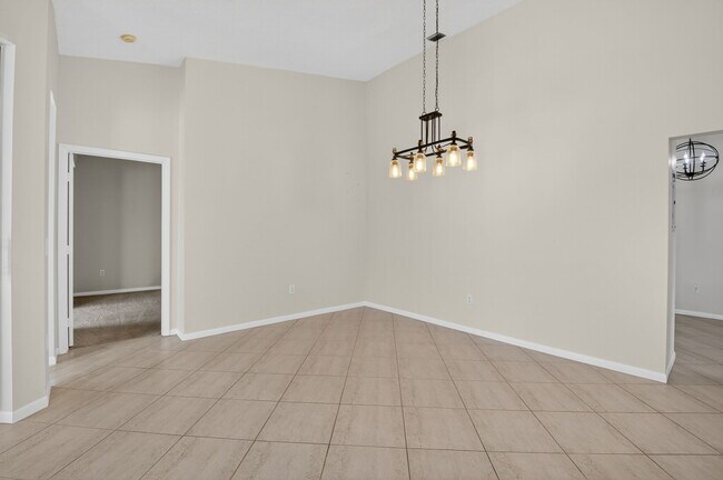 Building Photo - 5136 Floria Dr