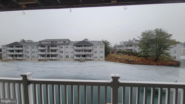 Building Photo - 1402 Waters Edge Dr