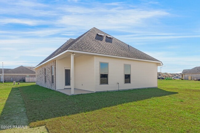 Building Photo - 305 Wakely Ct