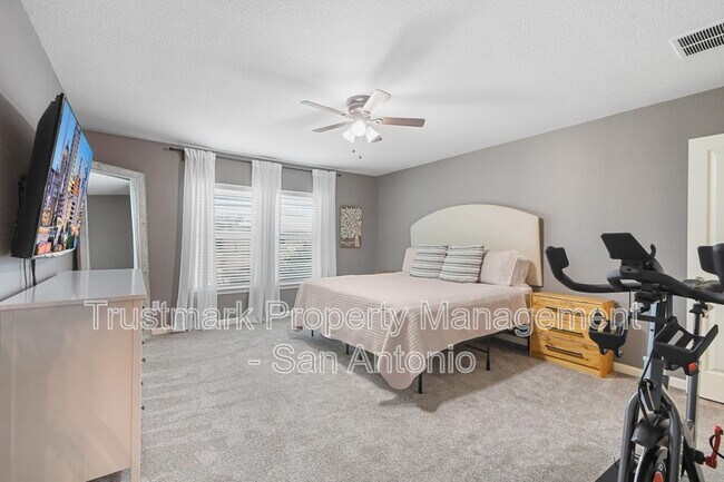 Building Photo - 545 Stonebrook Dr