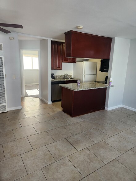 Building Photo - 2626 Highland Ave