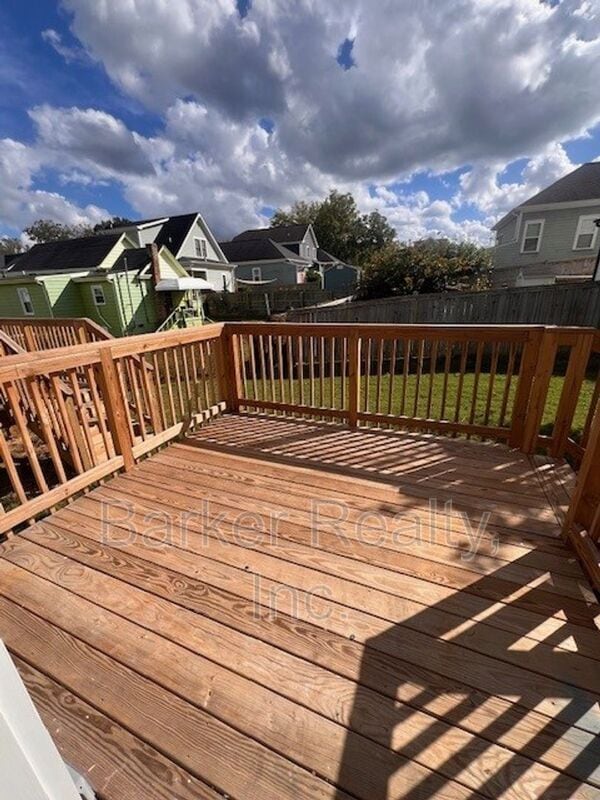 Building Photo - 1602 Pender St