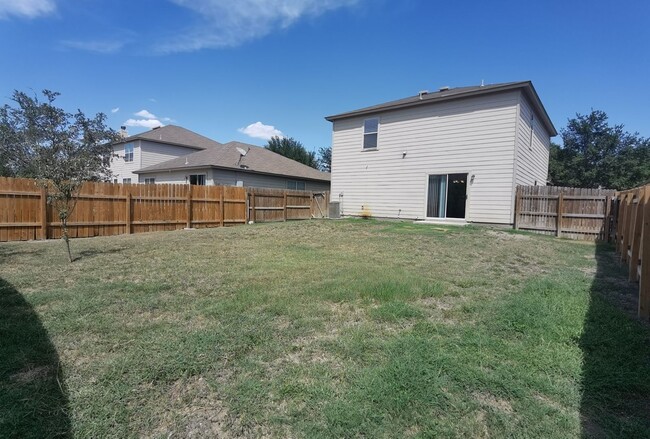 Building Photo - Bridgewood 2 Story Home ready for Move in