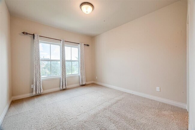 Building Photo - 13614 Lightning Falls Ln