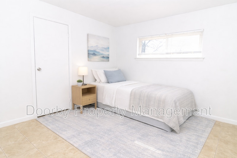 Building Photo - 850 Arlington Ave