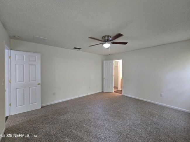 Building Photo - 3904 Hideaway Lane