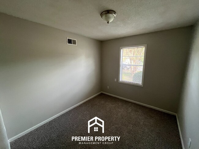 Building Photo - 5313 Bradcliff St