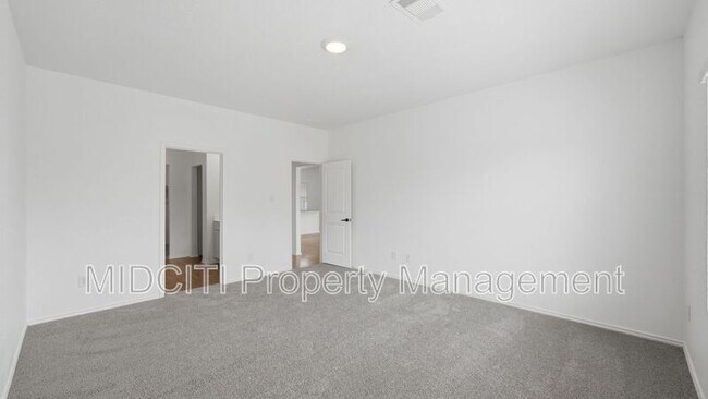 Building Photo - 255 Granary Dr