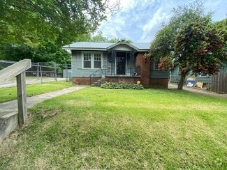 Building Photo - 1108 Foster Ave