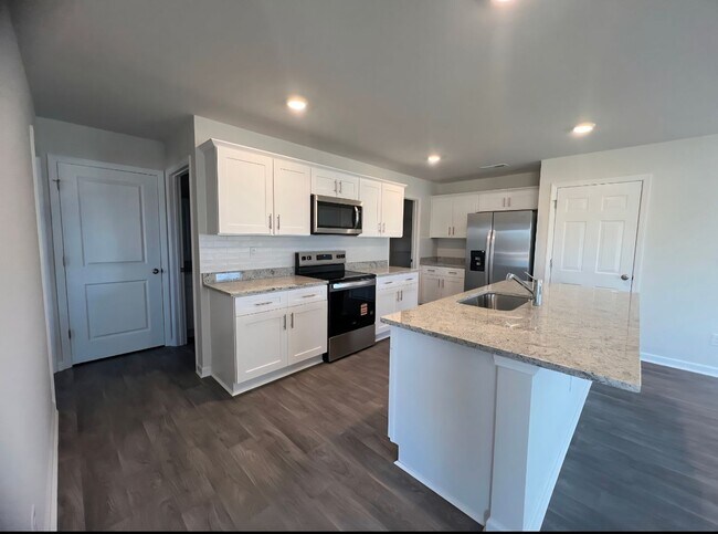 Building Photo - NEW CONTRUCTION!  Available for Immediate Move in!