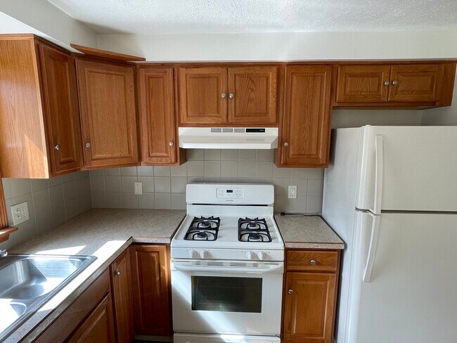 Building Photo - 2139 Tennyson St NW