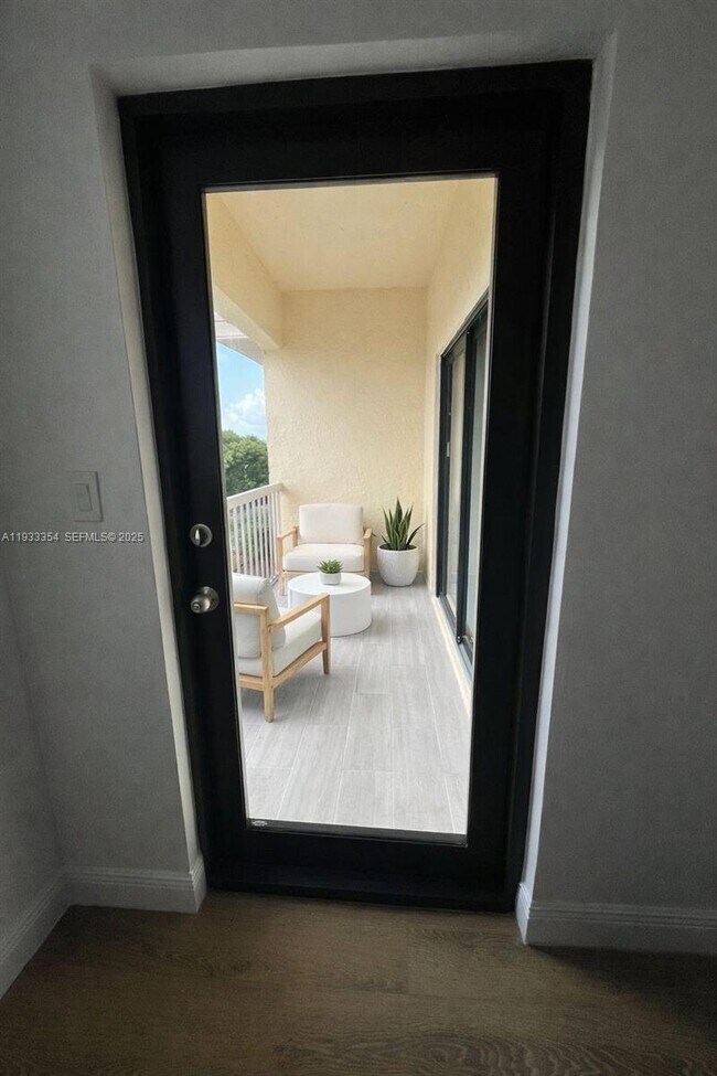 Building Photo - 8180 Geneva Ct