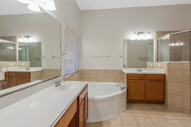 Building Photo - 24322 Bella Florence Dr