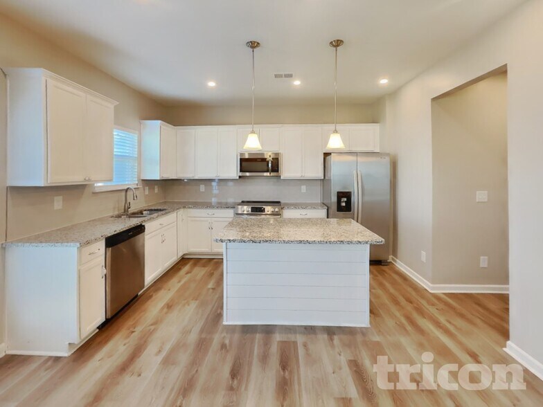 Building Photo - 3726 Pelham Wood Dr