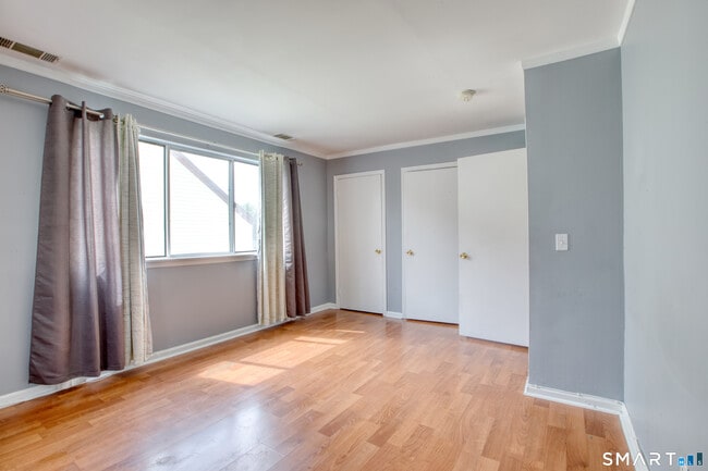 Building Photo - 15 Renwick St