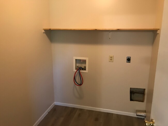 Building Photo - 551 Norris Ct