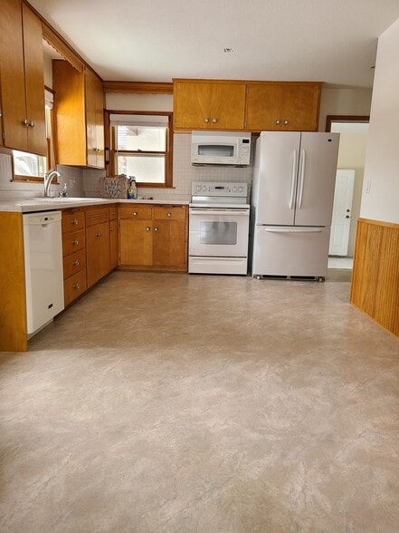 Kitchen - 1397 County Road SS