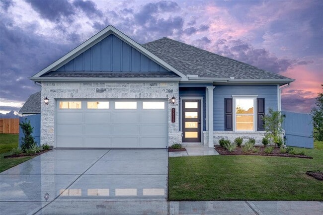 Primary Photo - 32315 Clouser Minnow Ct
