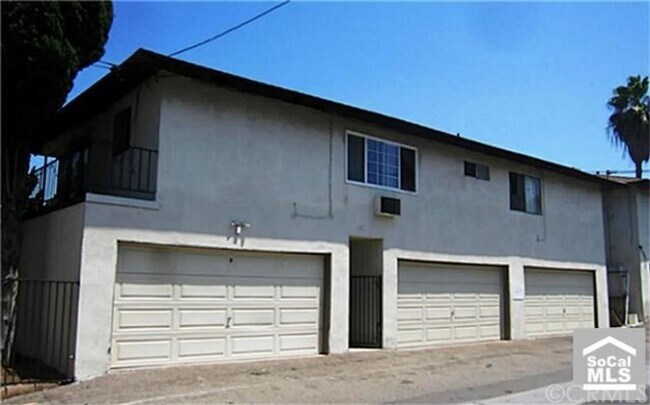 Building Photo - 2618 Milton Ave