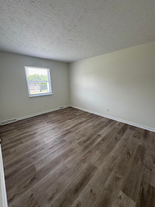 Building Photo - 425 Patrician Pl