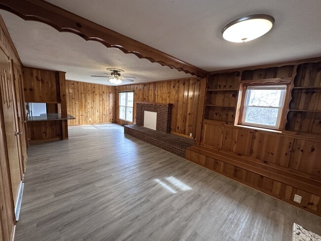 Building Photo - 638 Oakland Dr