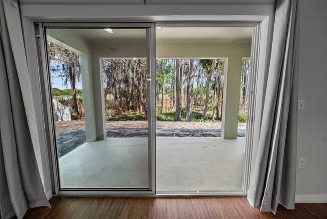 Building Photo - 1621 Town Park Ct