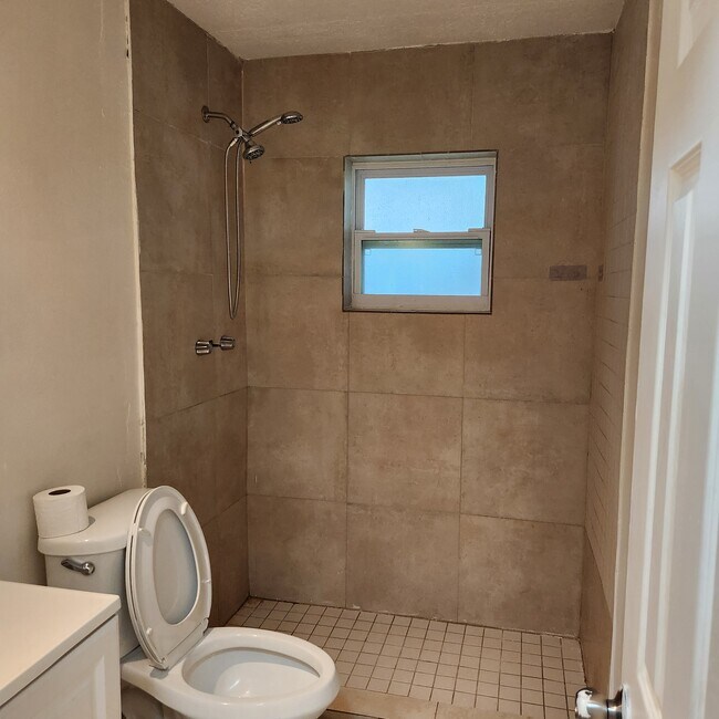 Bathroom - 2343 Weber St