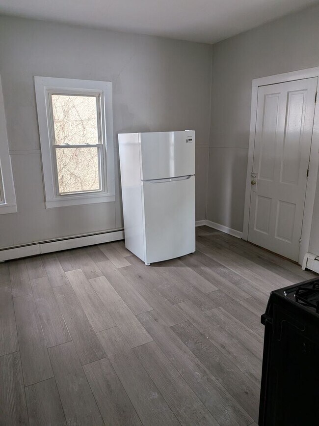 Building Photo - 921-923 Lonergan Ct Dira EFH