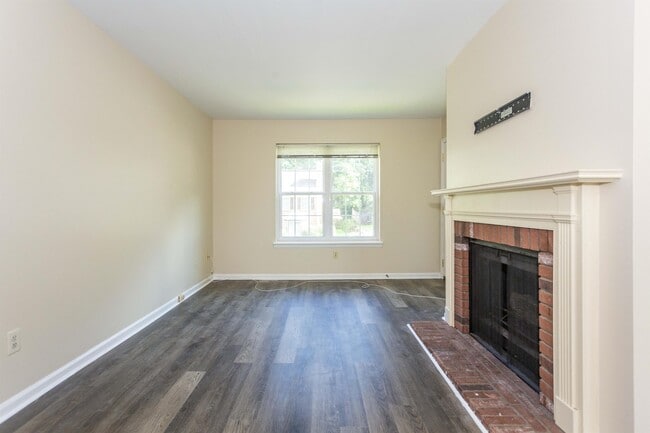 Building Photo - 2105 Montreat Pkwy