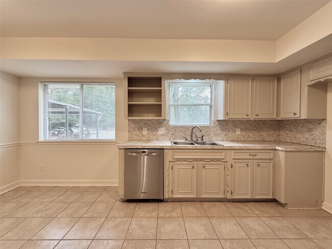 Building Photo - 2043 Cherry Laurel Dr