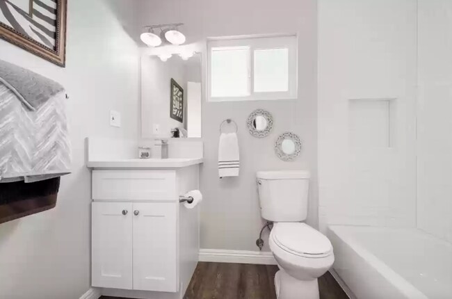 Building Photo - 5 Bedroom Updated Clairemont Home (Perfect...