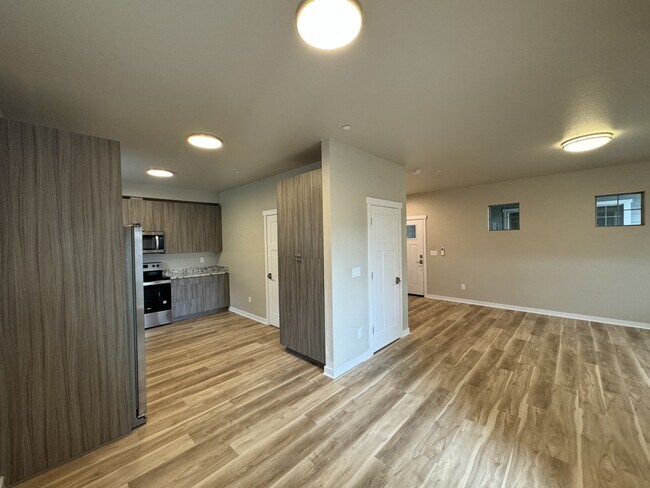 Interior Photo - 441 Talent Ave