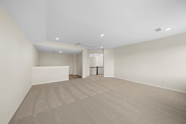 Building Photo - 9806 Oakwood Trl