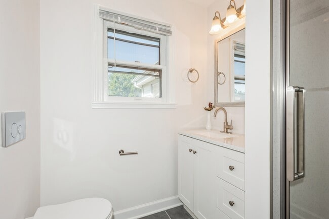 Building Photo - 15W244 Harvard St