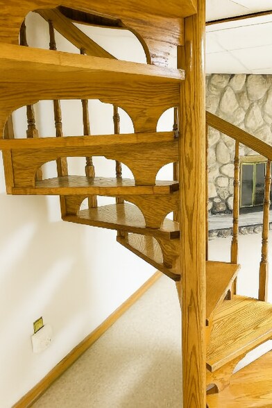 Building Photo - 2169 Violet Cir