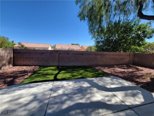 Building Photo - 1153 Country Shadows Way