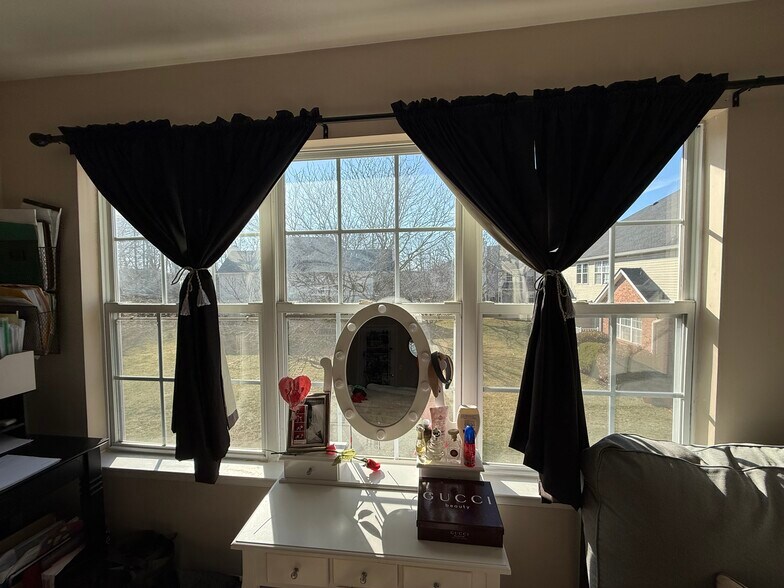 Building Photo - 334 Bowler Ct