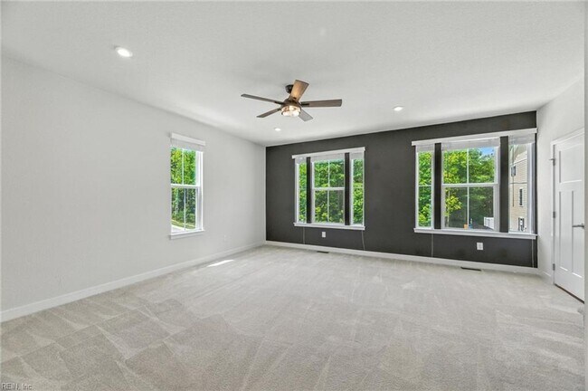 Building Photo - Newer Townhouse for lease