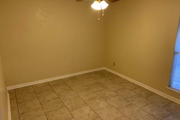 Building Photo - 210 Westwood Dr