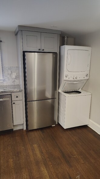 Building Photo - 170 Yantic Rd