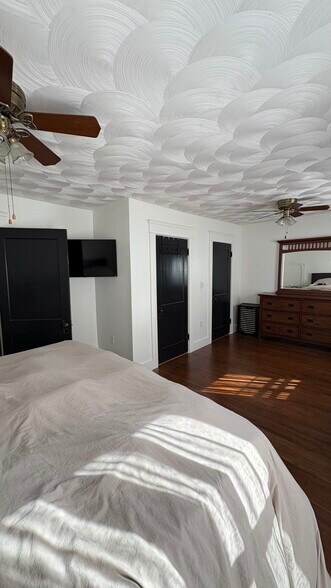 Building Photo - 353 Robinson Ave