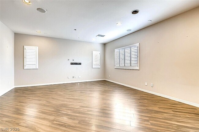 Building Photo - 8117 Ancient Oaks Ave