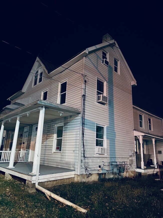 Building Photo - 312 North St