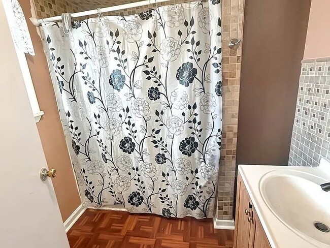 Building Photo - Affordable & Low-Maintenance 1BR Apartment – Comfortable Living Made Easy